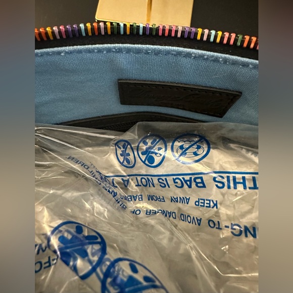 Dooney & Bourke Disney Mickey Balloons Barrel Bag Rare NWT - Picture 7 of 7